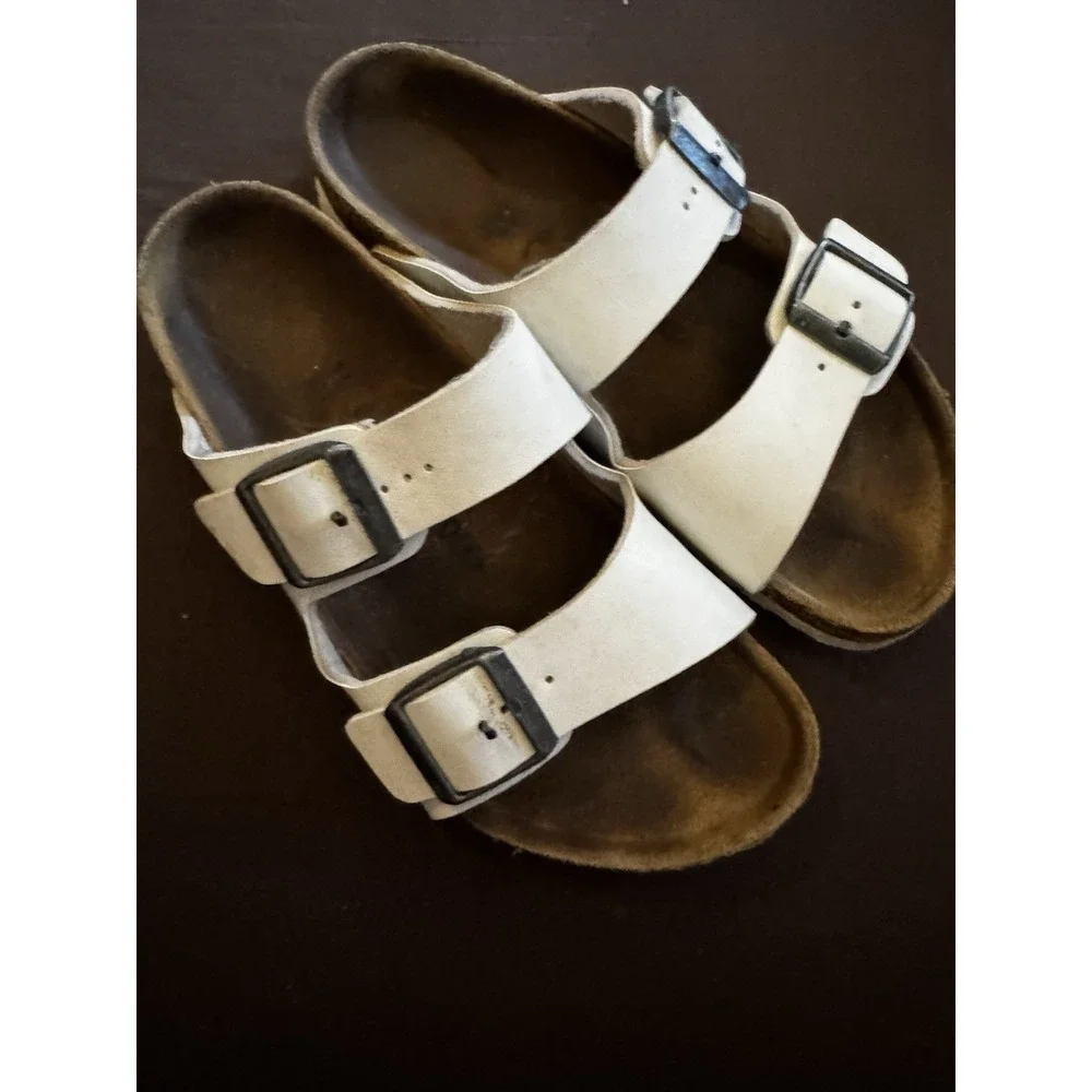 Girl's Birkenstock leather white 2 strap size 34 Good Condition SB20